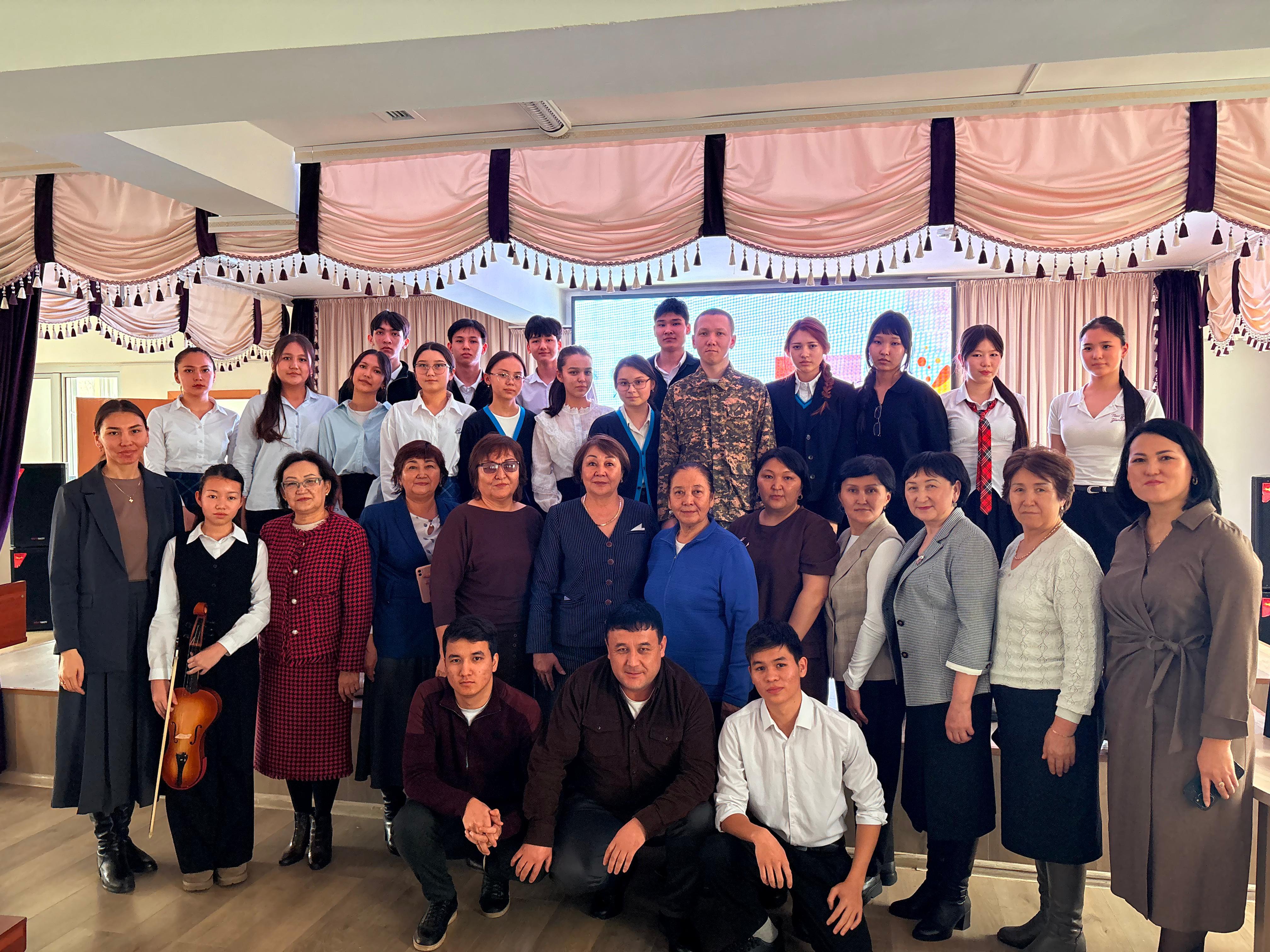 ҚазҰУ ғалымдарының Қарасай ауданындағы “Әл-Фараби” мамандандырылған лицейдің шақыртуымен ғылыми кездесуі